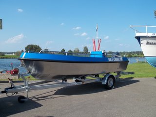 Motorboot BILD 1